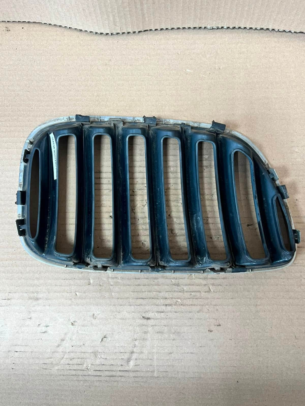 2004-2006 BMW X5 E53 BONNET Front Grille Kidney Left 7124815 OEM