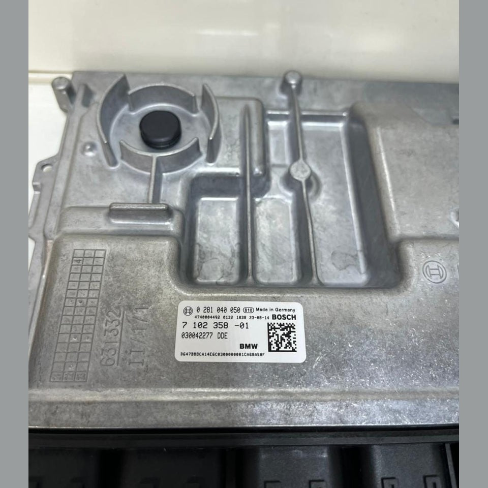 OEM BMW X5 G05 Engine Control Unit ECU Only DDE 7102358