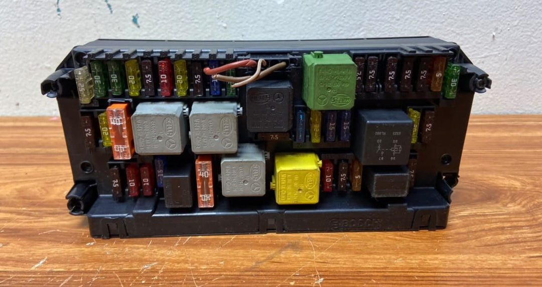2008-15 Mercedes-Benz W212 Front Sam Fuse Box Control Unit A2129003414 X204 GLK