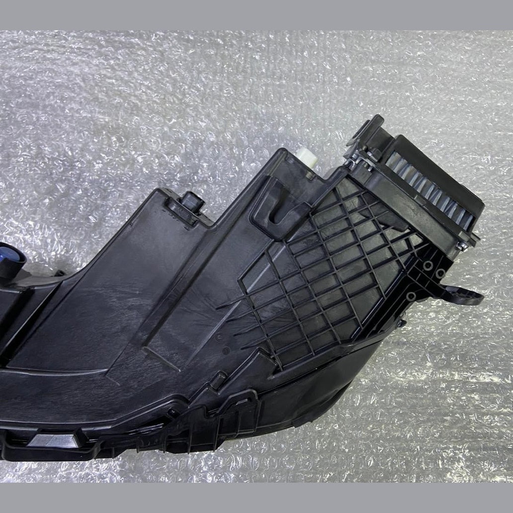 OEM BMW 7 Series G70 Headlight Upper LED Front 9879936 Right Side Used 15-20 km