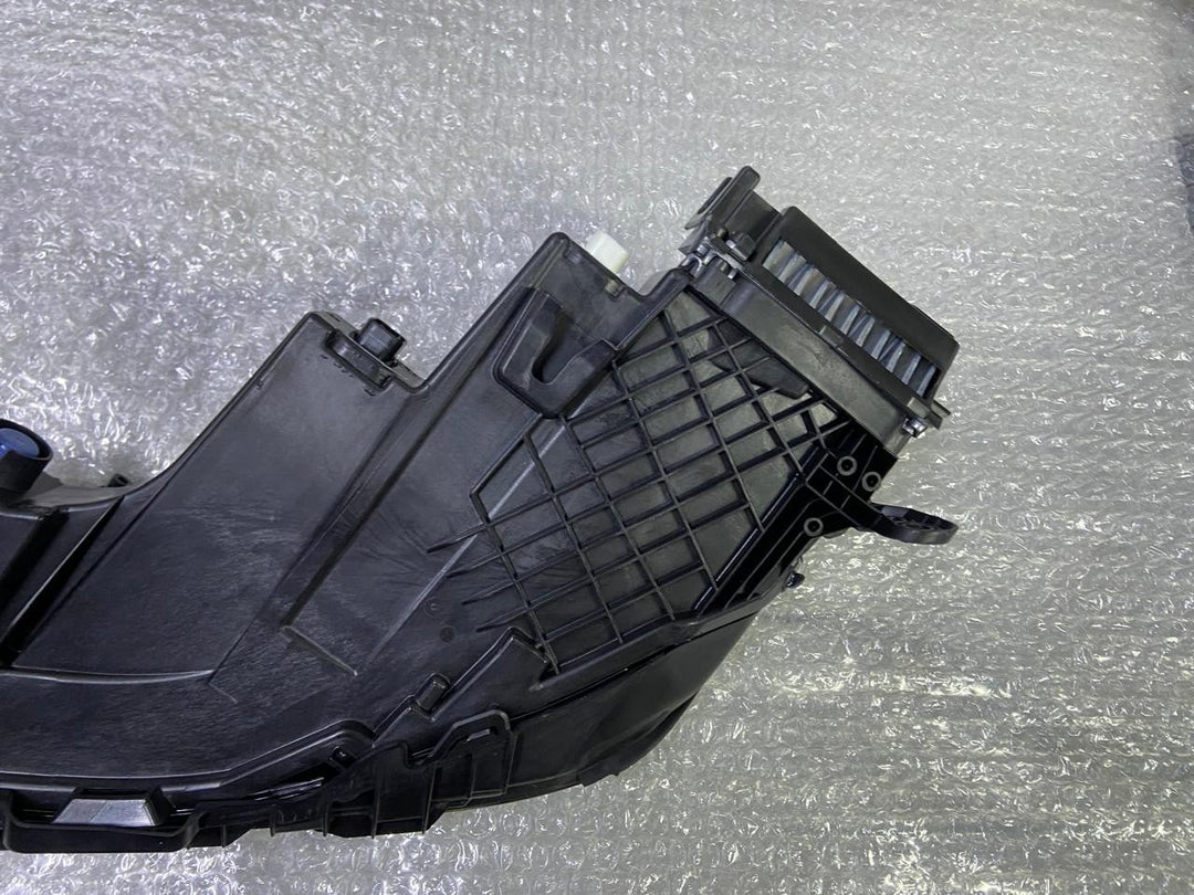 OEM BMW 7 Series G70 Headlight Upper LED Front 9879936 Right Side Used 15-20 km