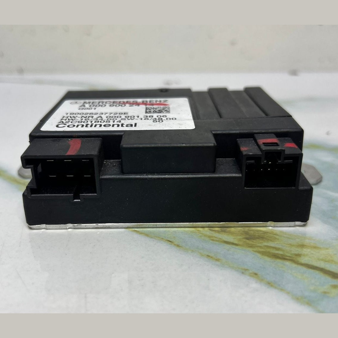 Mercedes-Benz Fuel Pump Computer Control Module A 000 900 24 14 GLC350