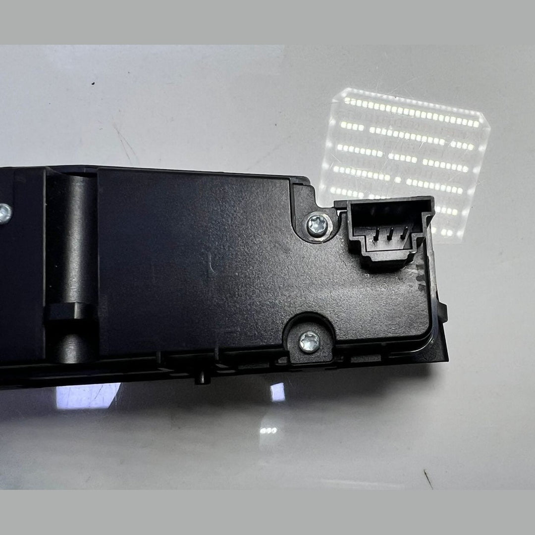 2008-2010 Mercedes Seat Heating Switch Panel A2048704310 C-Class W204
