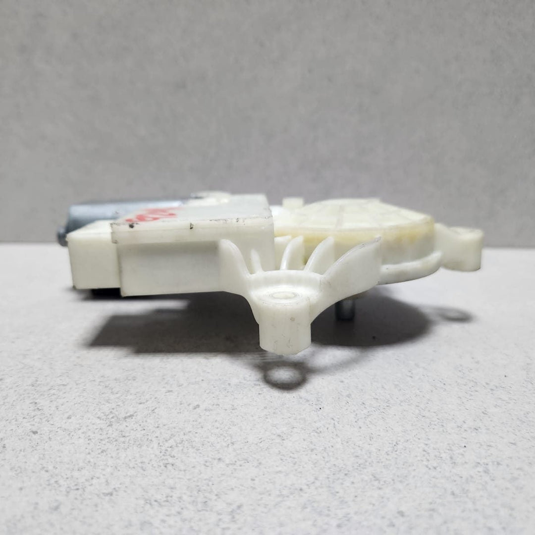 2019-2024 BMW 330i Door Window Regulator Motor 84958683 Series G20 G21