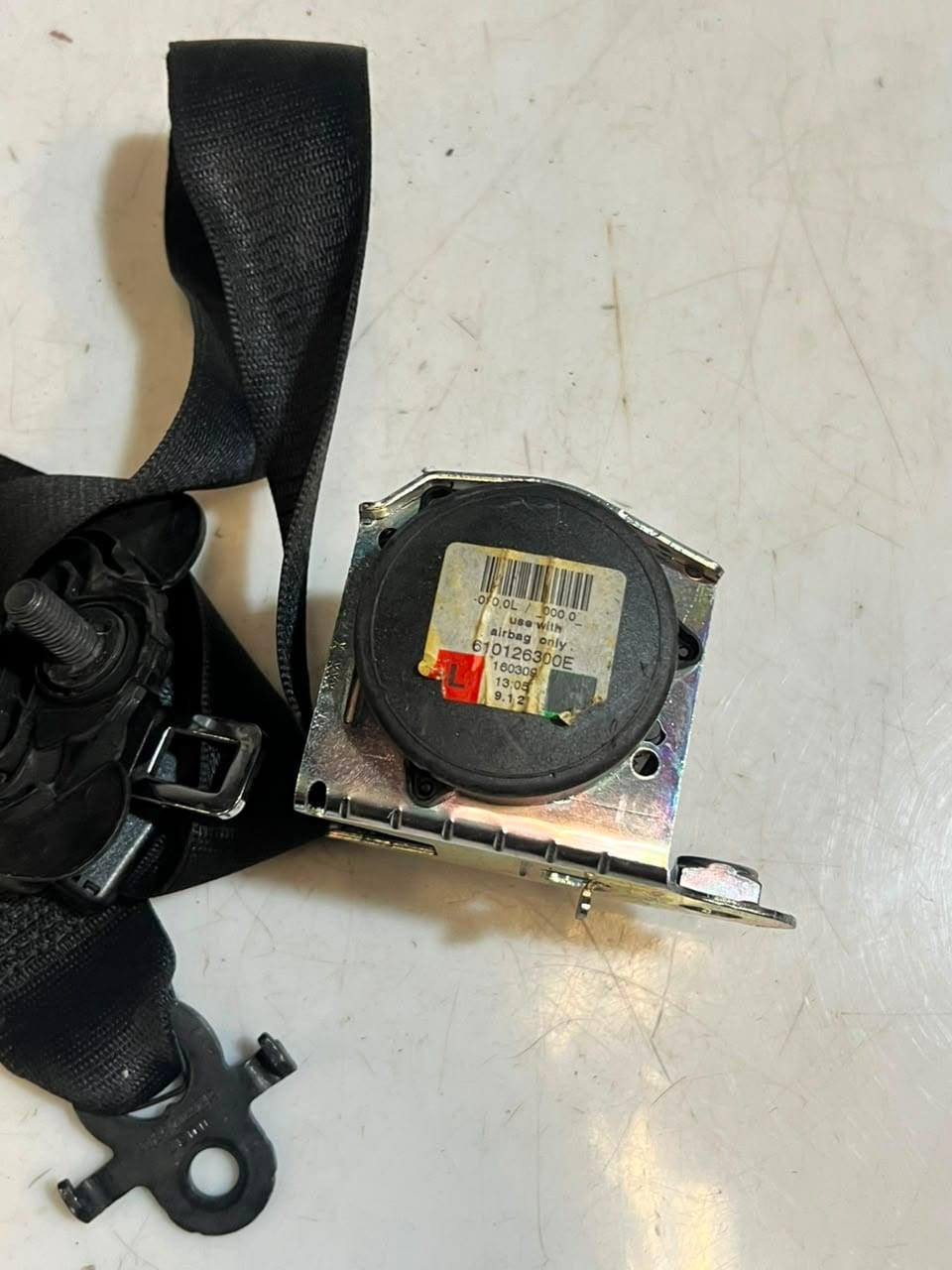 2009 BMW 5 Series F10 F11 Front Left Front Seat Belt 6101263 OEM 