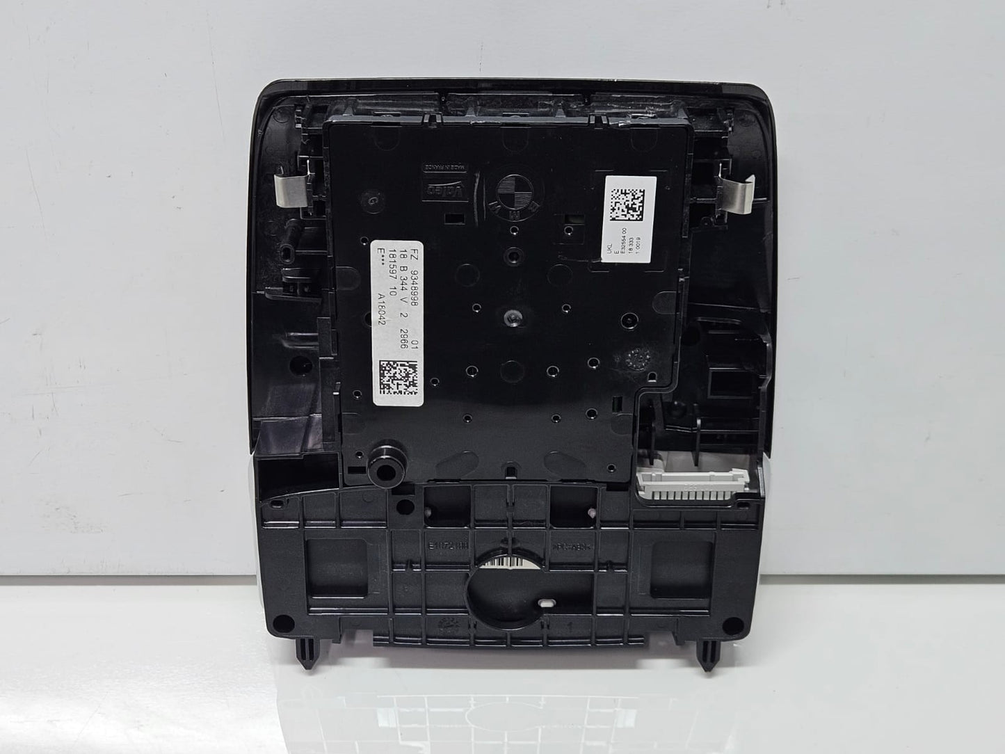 9348998-2014-2020 BMW X2 F39 RHD Interior Roof Light OEM