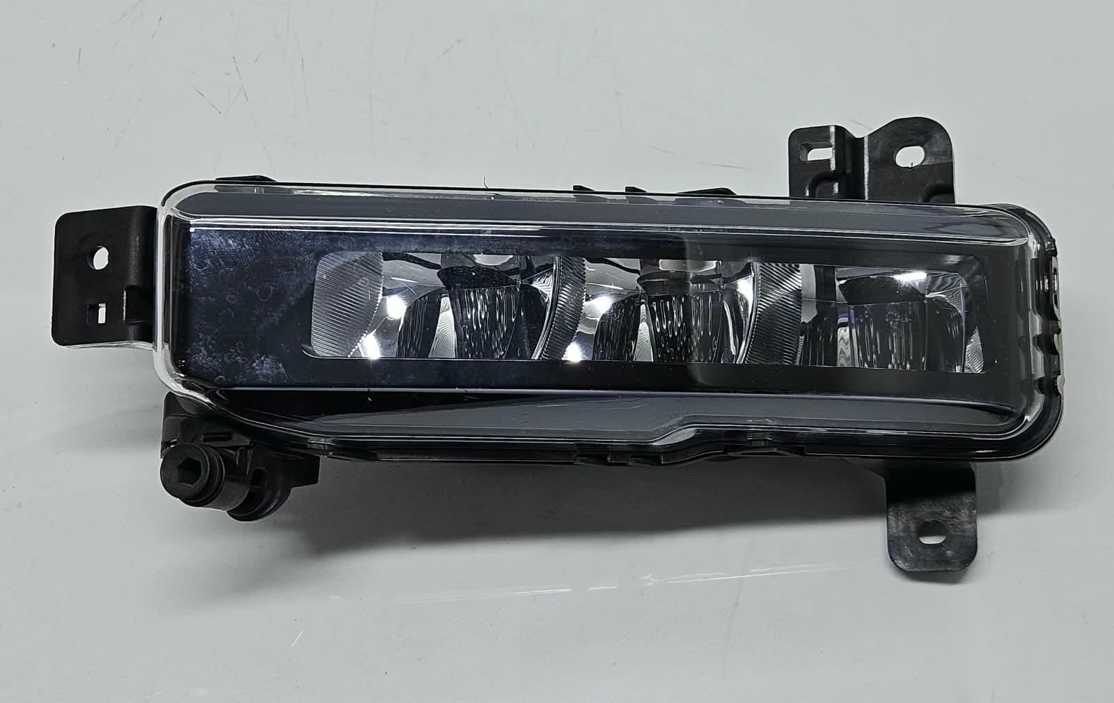 8089525-2018-2022 BMW X5 G05 B57 RHD Front  Left Fog Light OEM