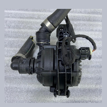 OEM BMW F70 F74 F78 U06 U11 U12 U10 LCI Auxiliary Water Pump 9455020 BOSCH