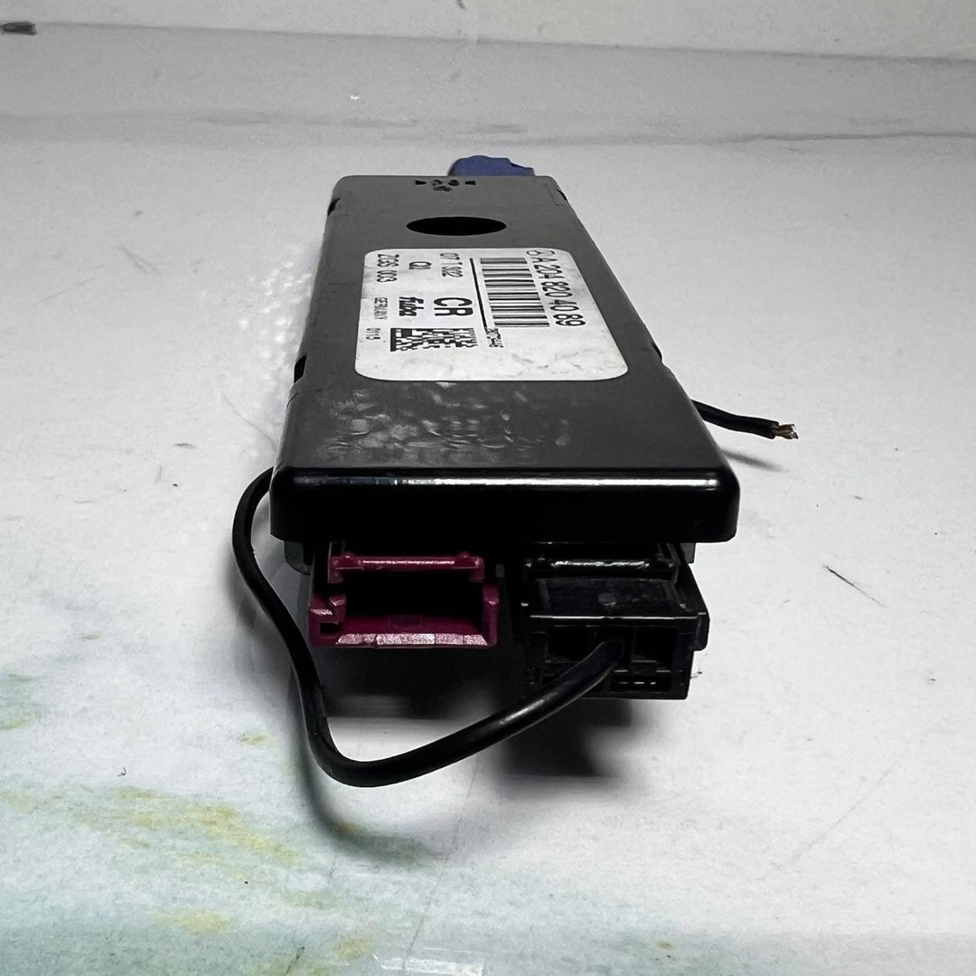 2008-2015 Mercedes-Benz C63 AMG Antenna Amplifier A2048204089  C-Class W204