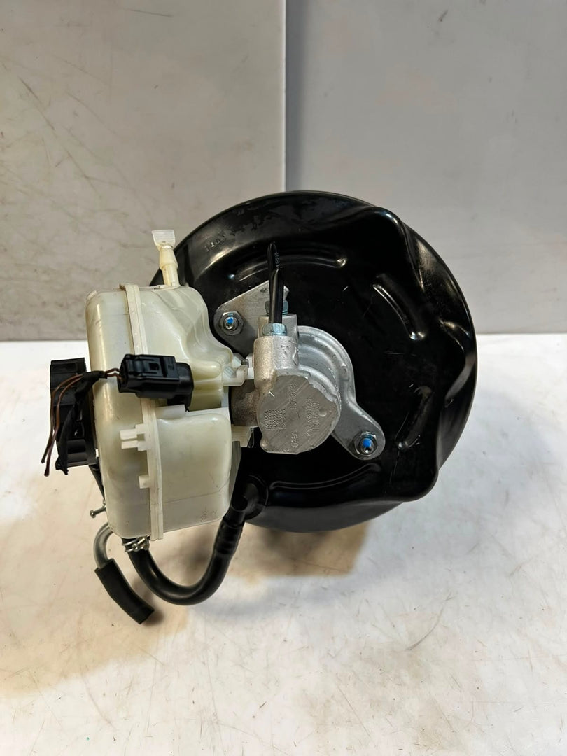 2013 BMW 3 Series F30 F31 F20 F21 328i N47 Brake Master Cylinder 6798423 OEM