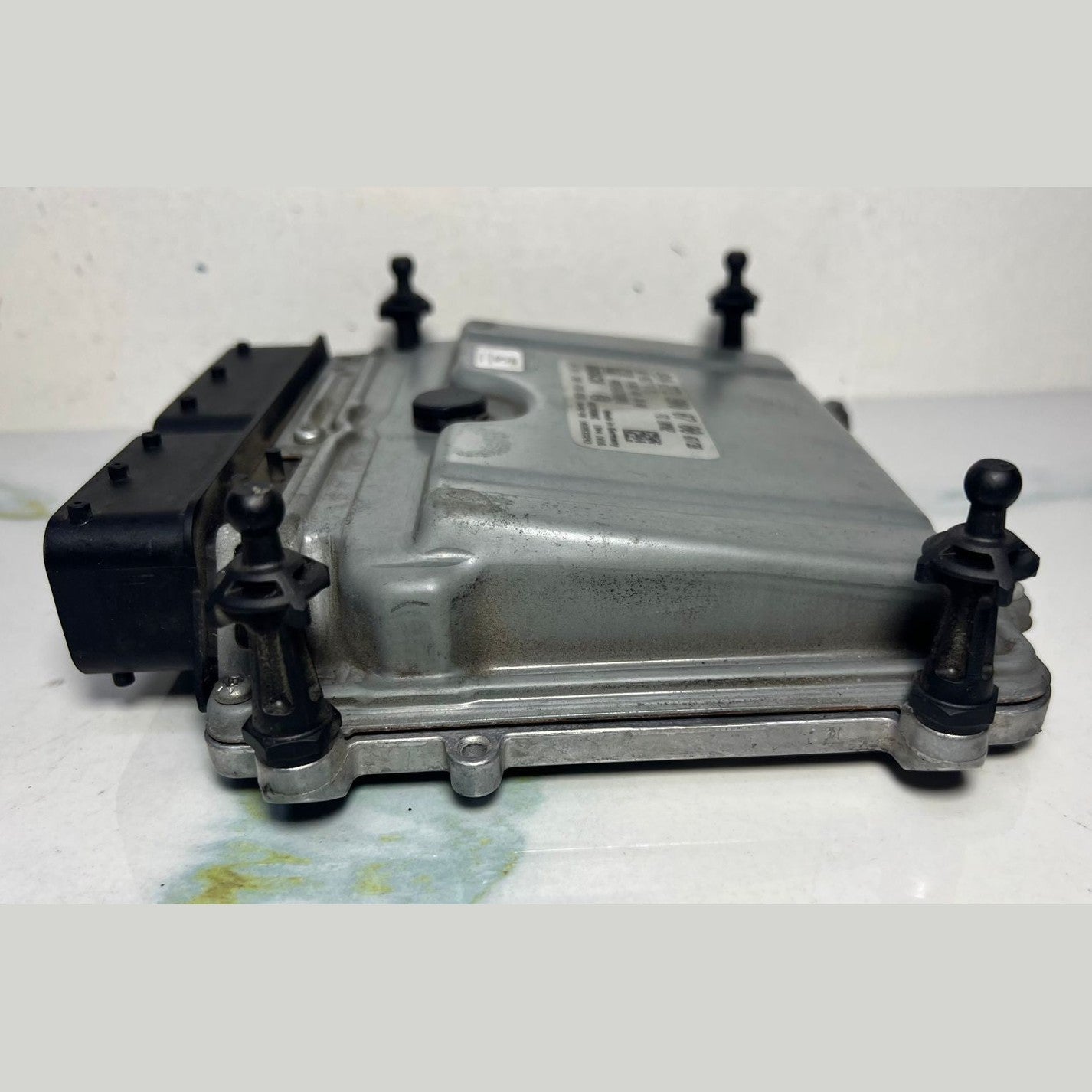 2007-2011 Mercedes-Benz S550 Engine Control Module A2739000700 W221 S550 E550