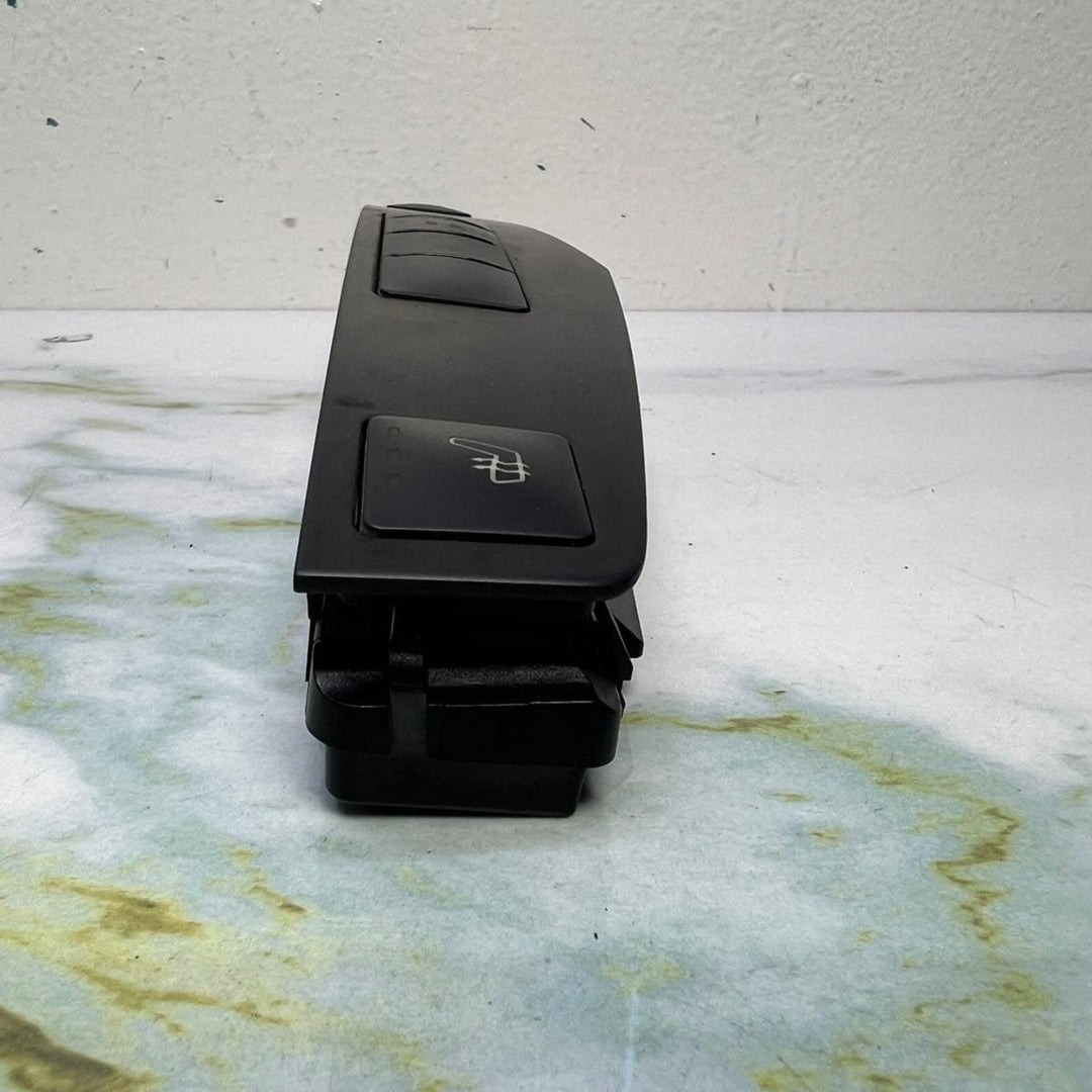 2008-2010 Mercedes Seat Heating Switch Panel A2048704310 C-Class W204