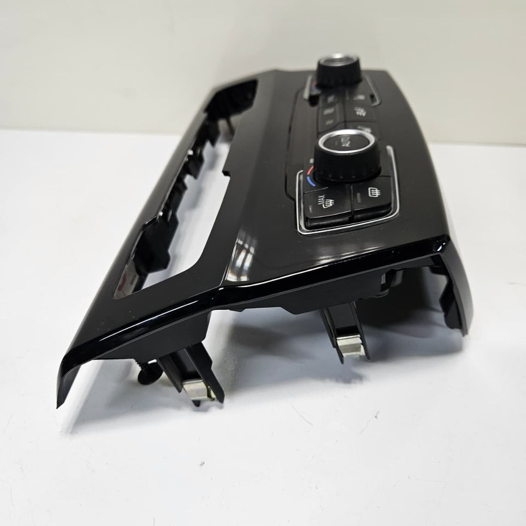 OEM BMW X1 F48, X2 F39Automatic Air Conditioning Control Unit 9371460