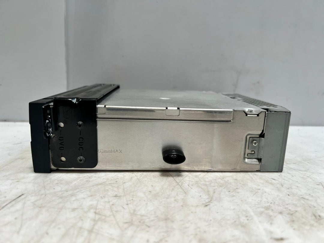 2006-2010 BMW X5 E70 and X6 E71 Cd Changer 9209758 OEM