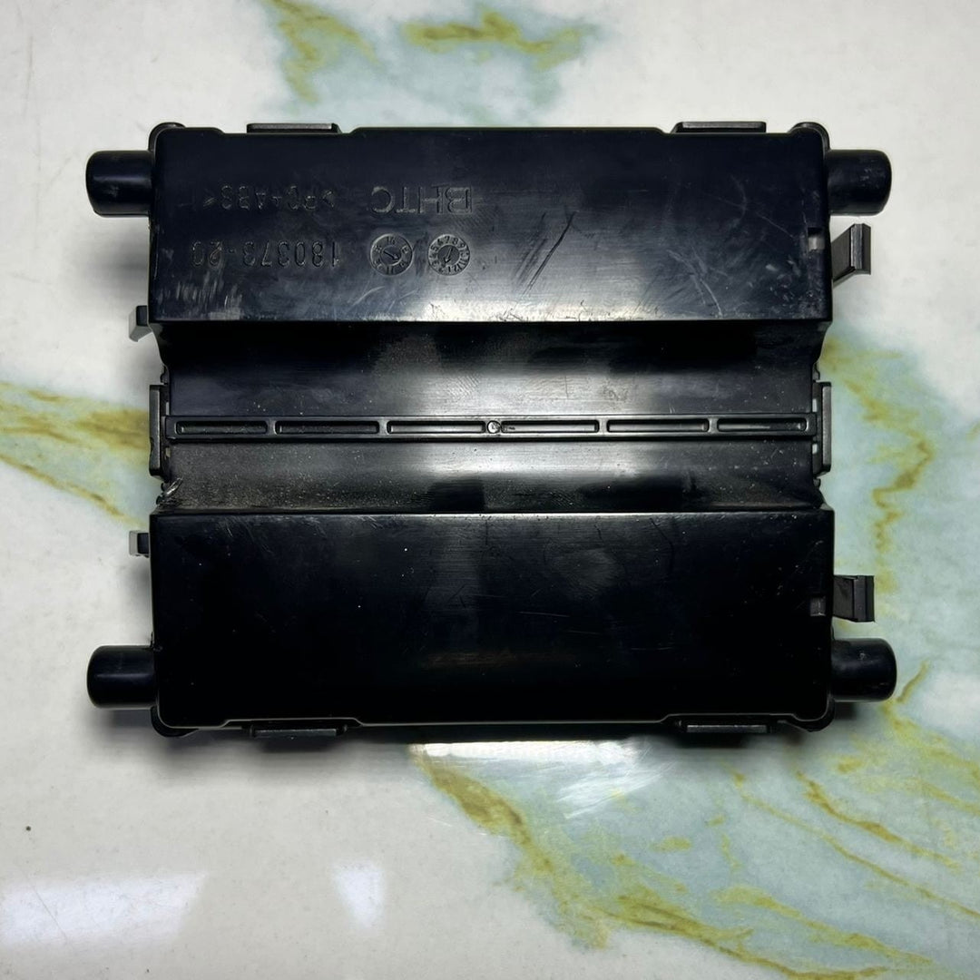2015-2017 Mercedes C300 Air Conditioner Control Module A2059007521 W205 C-Class