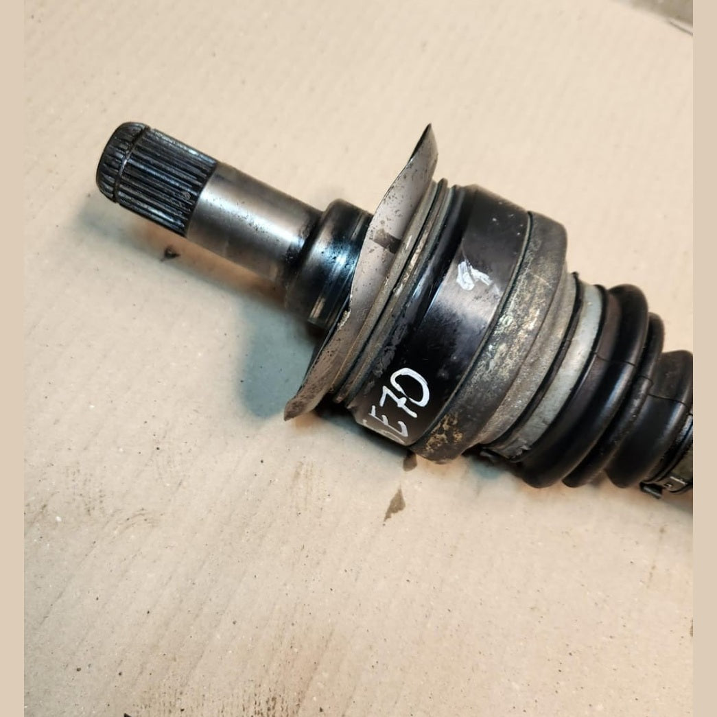 2008-2013 BMW X5 Rear Driveshaft 8609838 X5 E70  and X6 E71