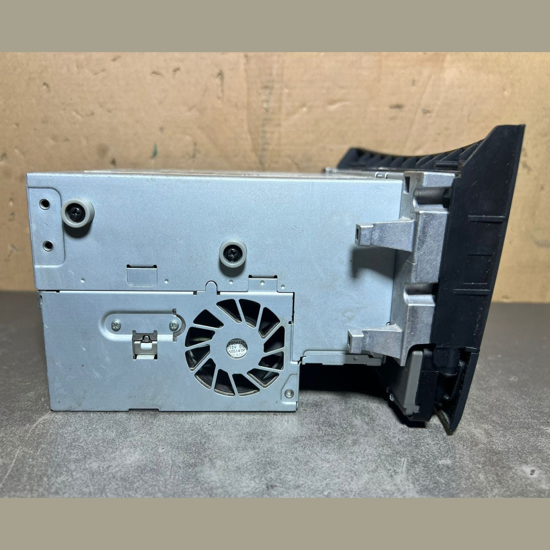 14–16 Mercedes-Benz W218 CLS Radio Audio Head Unit CD Player A218 9005607 OEM