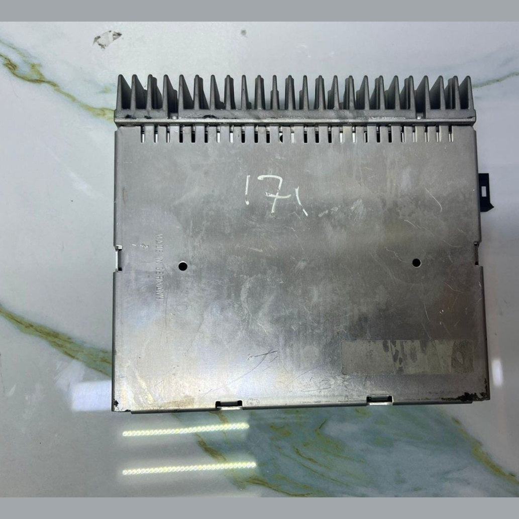 03-09 Mercedes-Benz W211 E-Class Amplifier A 211 870 19 89 OEM