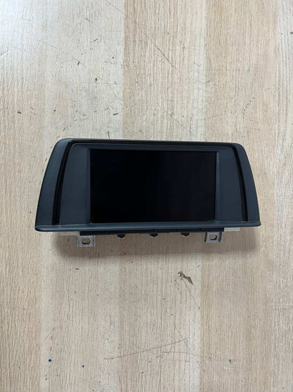 BMW F30 F32 F36 3 Series and 4 Series models. 6.5 inch CID DISPLAY 9270393