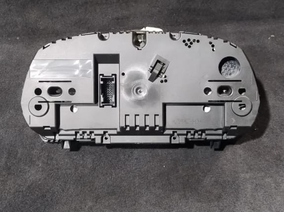 BMW 3 E90 E91  SPEEDOMETER / INSTRUMENT CLUSTER - 9242344