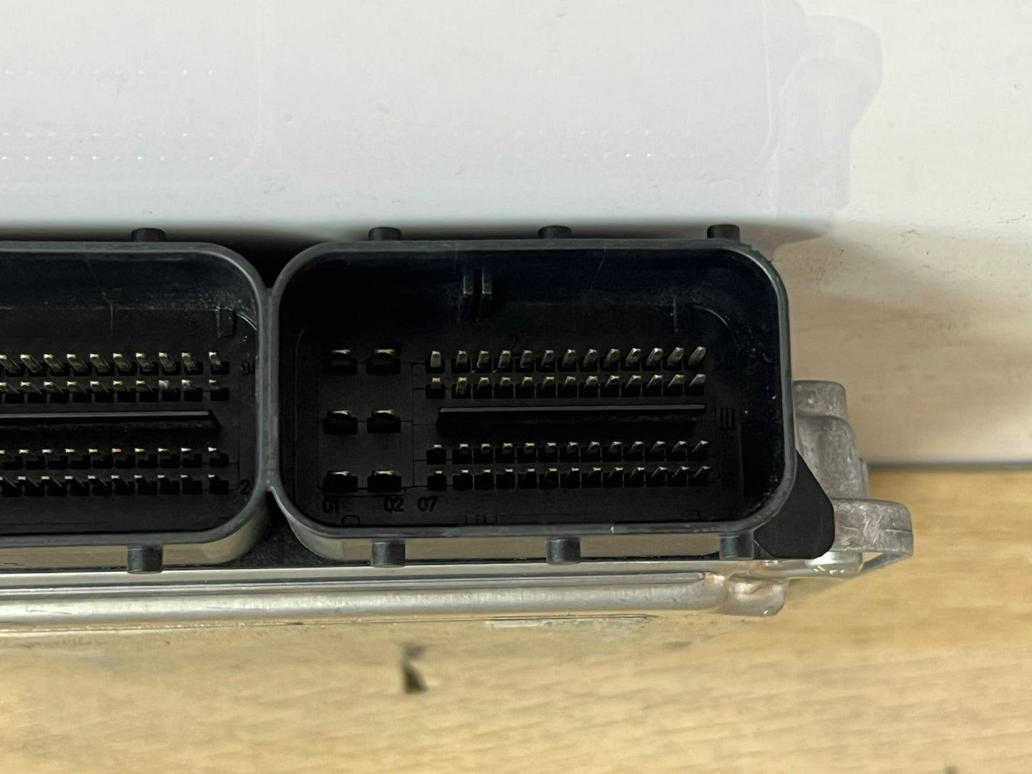 BMW Engine Control Unit 8587952