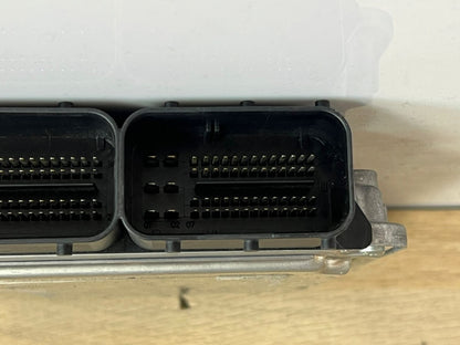 BMW Engine Control Unit 8587952