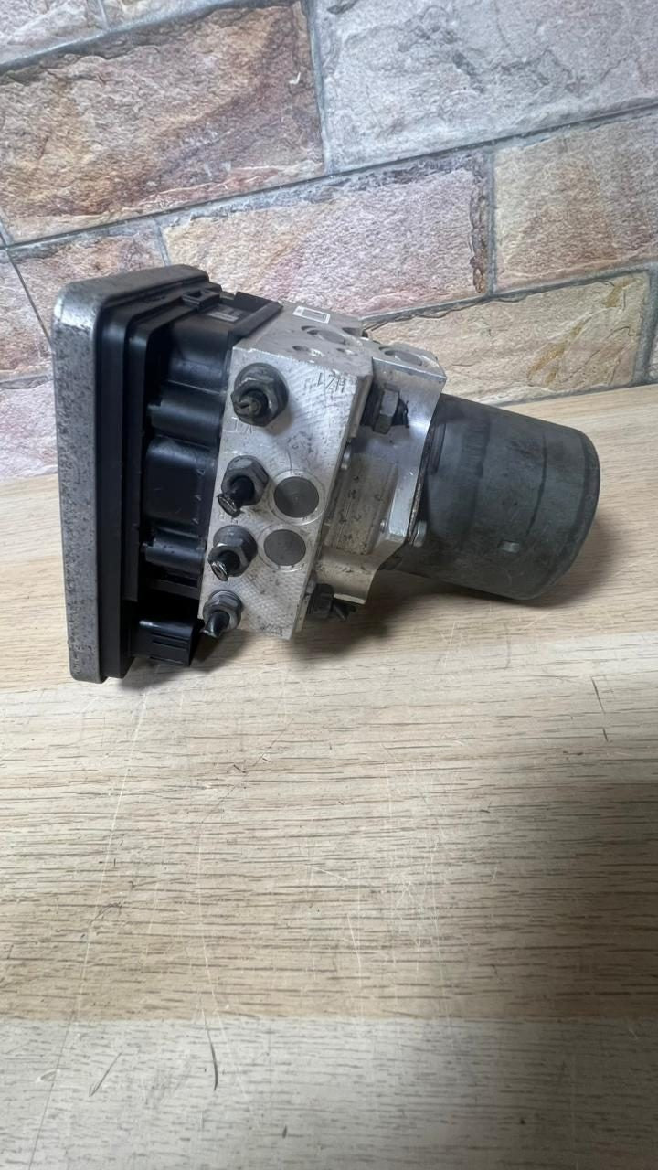 2016-2019 BMW G11 G12 740i Abs Hydraulic Control Unit 6882933 OEM