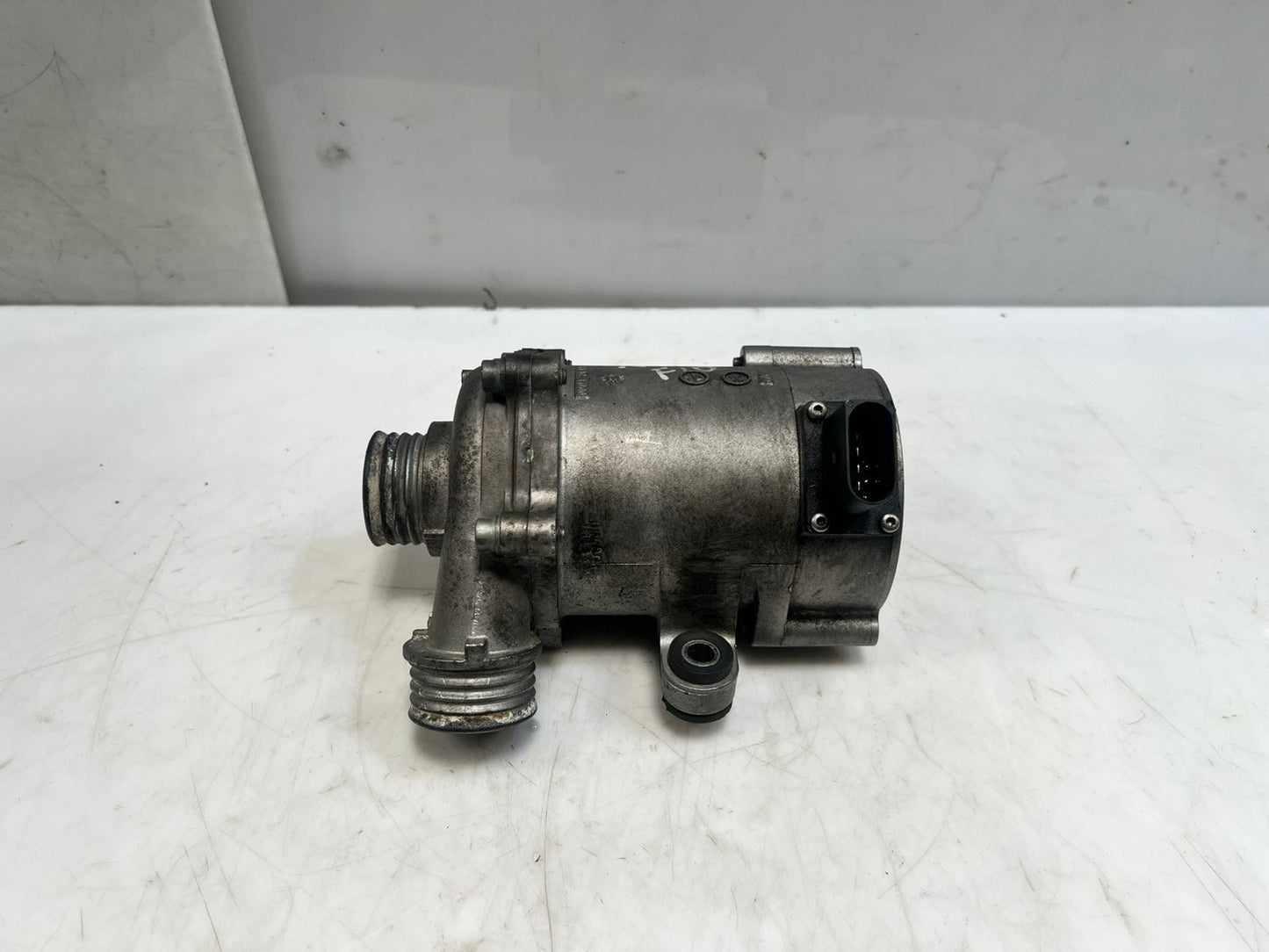 BMW F10 N20 F21 F22 F23 F30 F31 F34 F35 E84 Electric Water Pump 7597715 OEM