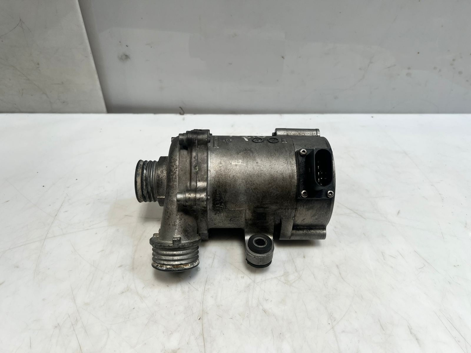 BMW F10 N20 F21 F22 F23 F30 F31 F34 F35 E84 Electric Water Pump 7597715 OEM