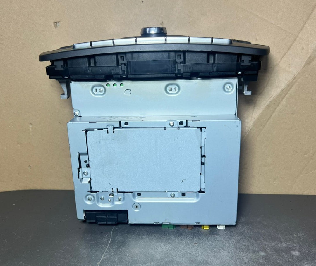 Mercedes W204 Navigation Command Radio Audio Head Unit CD Player A204 9007309