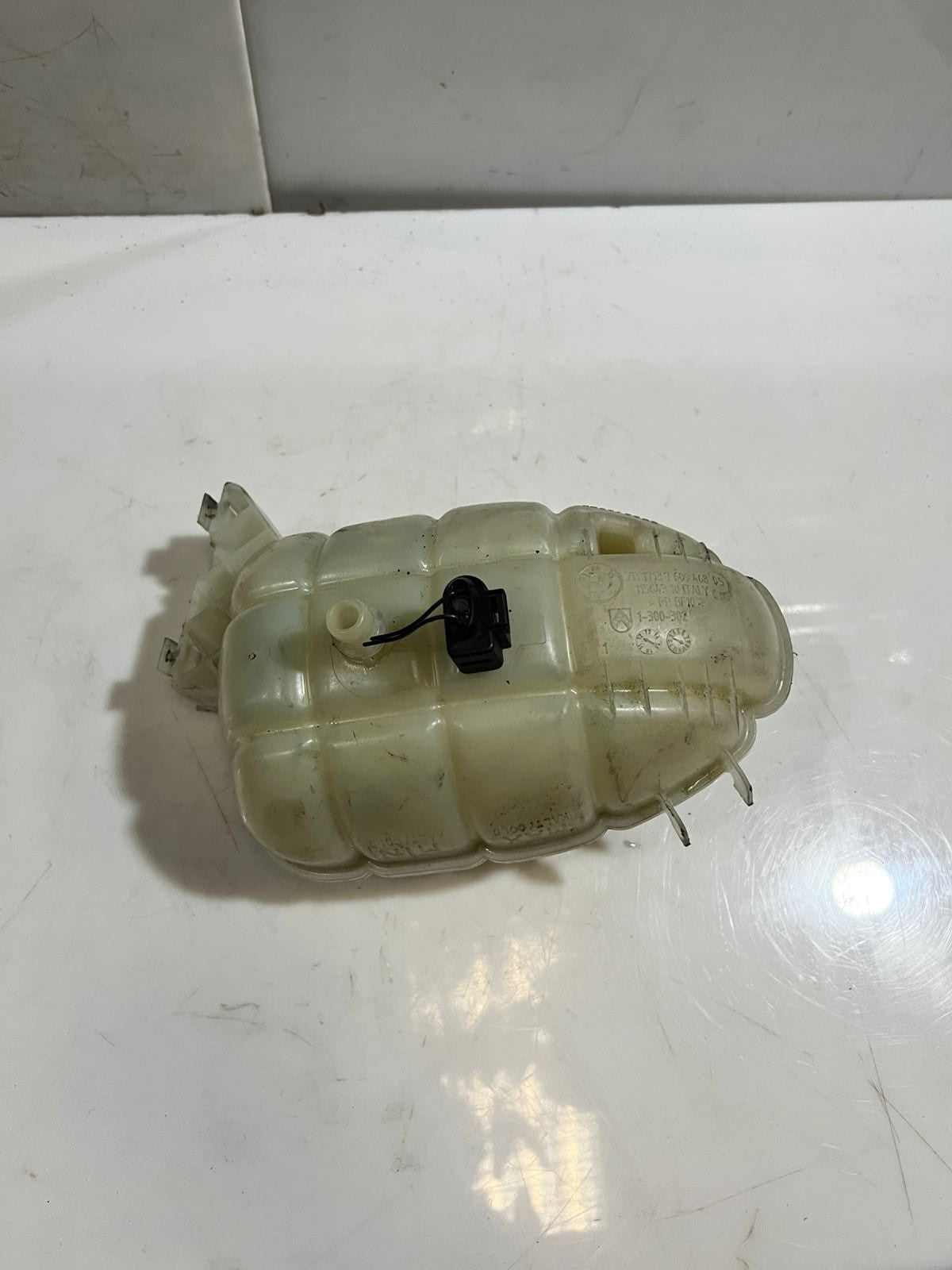 BMW 1 2 3 4 SERIES F20 F21 F30 F32 F36 RADIATOR Coolant Expansion Tank 7609468