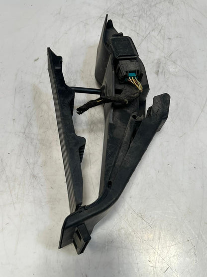 2000-2006 BMW E39, E46, and E53 X5 Accelerator Pedal 6762480 OEM