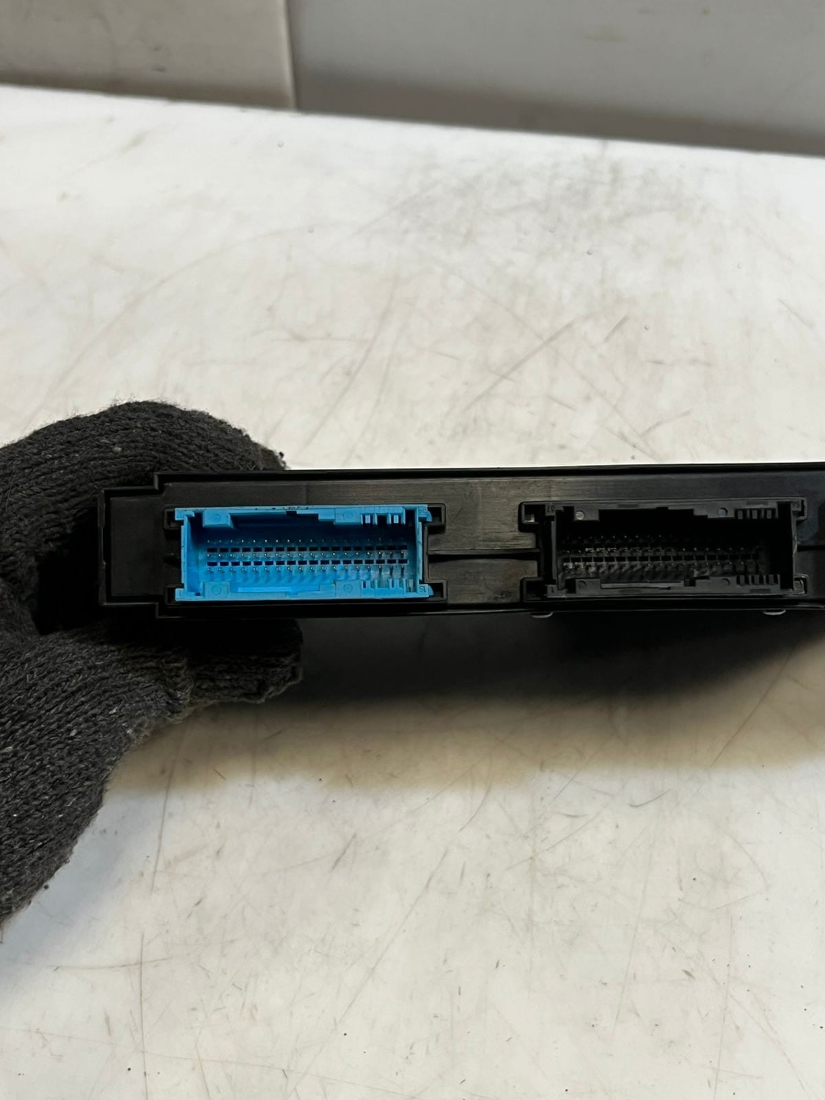 2007-2013 BMW X5 E70 and X6 E71 JBBFEIII Body Control Module BCM 9227172 OEM