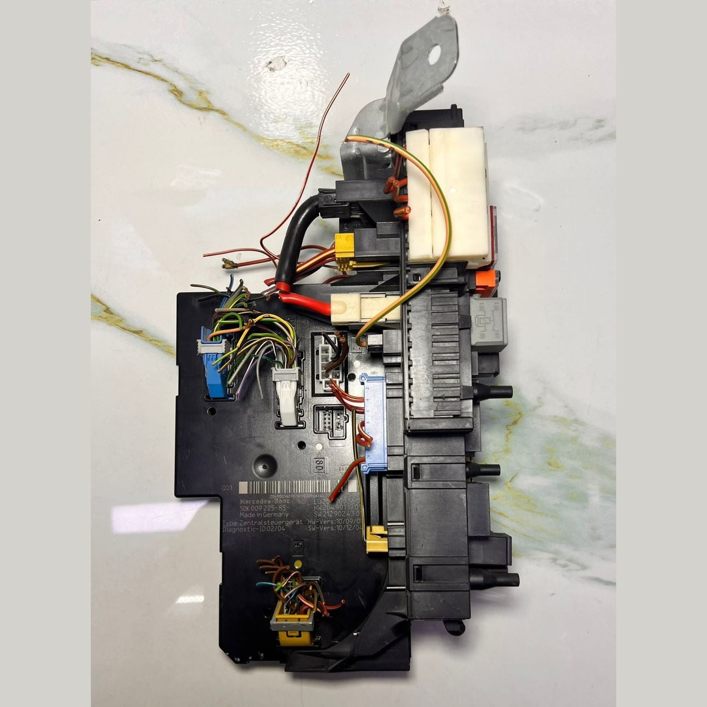 2012-2014 Mercedes-Benz C250 Rear Sam Relay Fuse Box Assy 204 9005601 W204 C-Cla