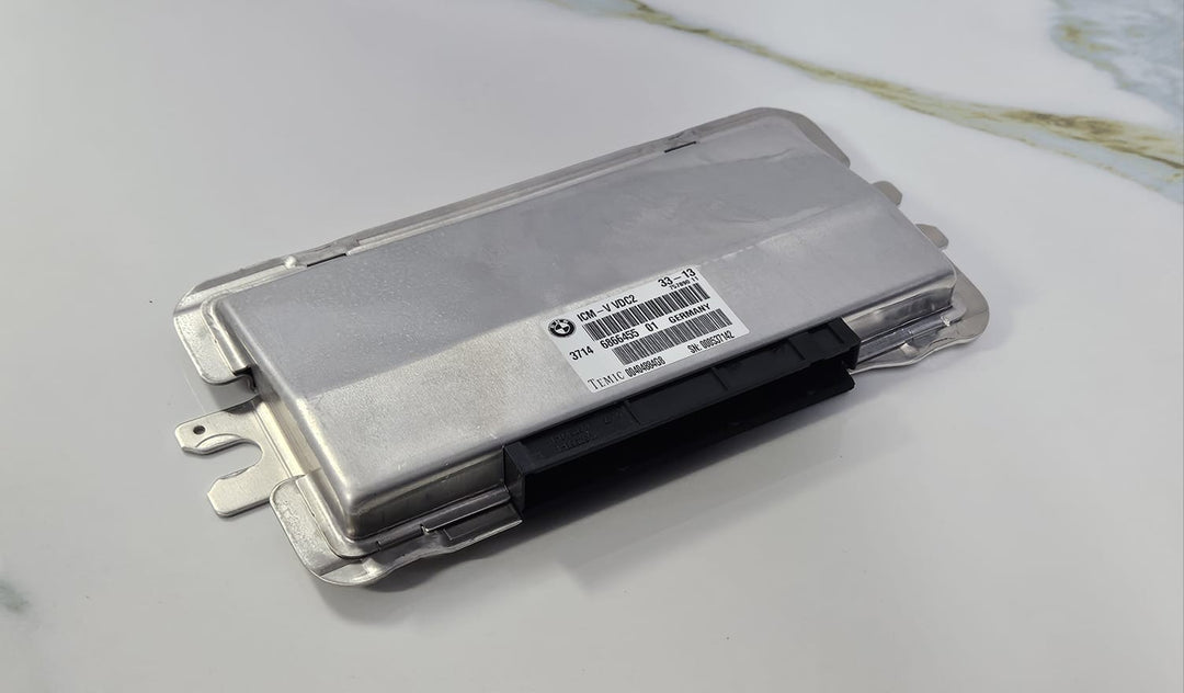 OEM BMW 7 F01, F02 2014 Dynamic Suspension Control Module Unit 6866455