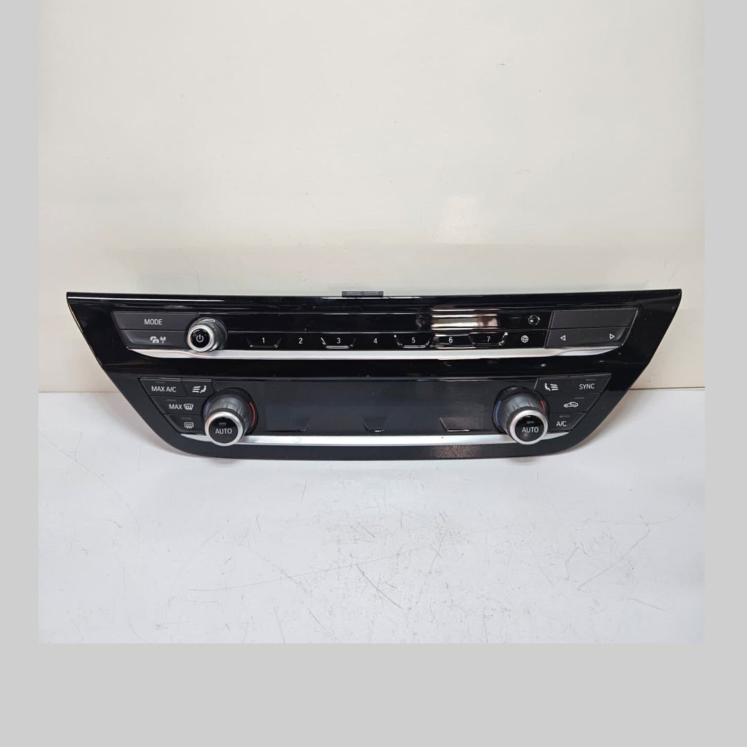 2017-2020 BMW  5 Series G30 G31 530i Air Conditioning Control Panel 5A09B19