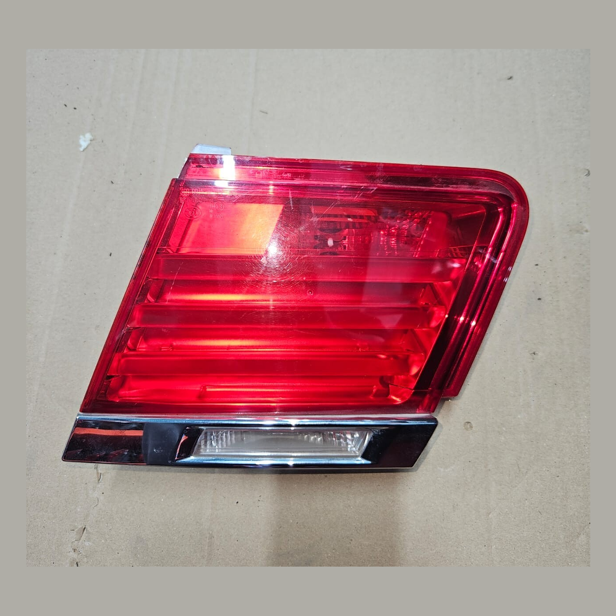 OEM BMW 7 SERIES F02 REAR TAIL LIGHT INNER RIGHT DRIVERS SIDE OFFSIDE 7182206
