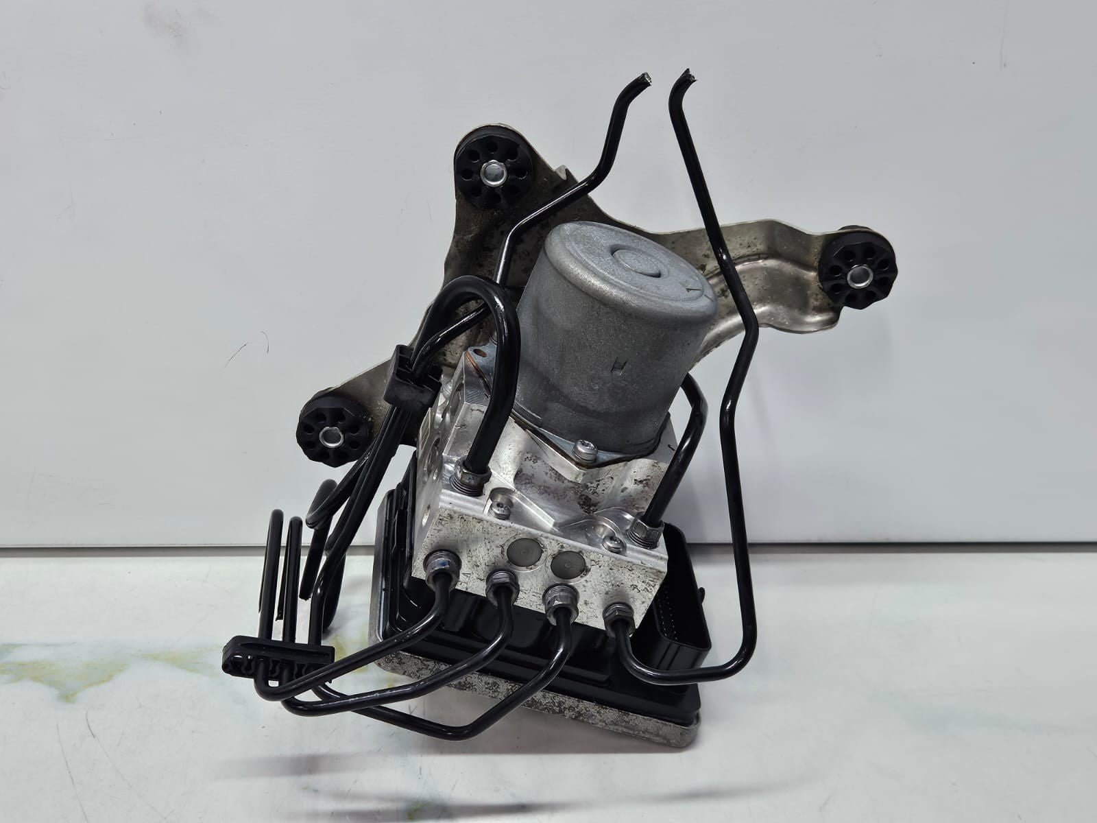 2016-2019 BMW G11 G12 7 Series, G30 5 Series, G01 X3 Abs Pump Module 6880538 OEM