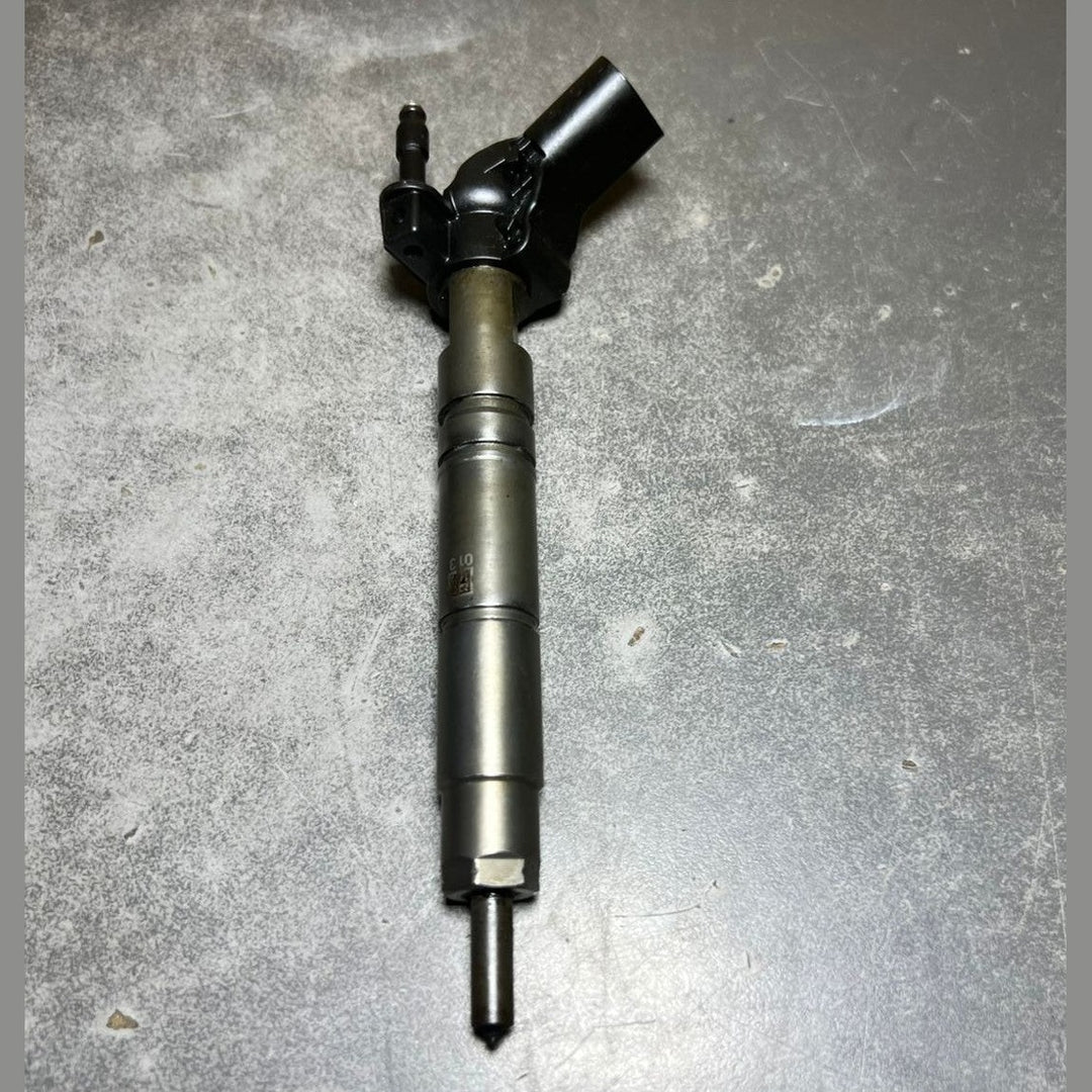 Genuine Mercedes W164 W211 Fuel Injector Sprinter OM642 A642 0701387 Oem Diesel