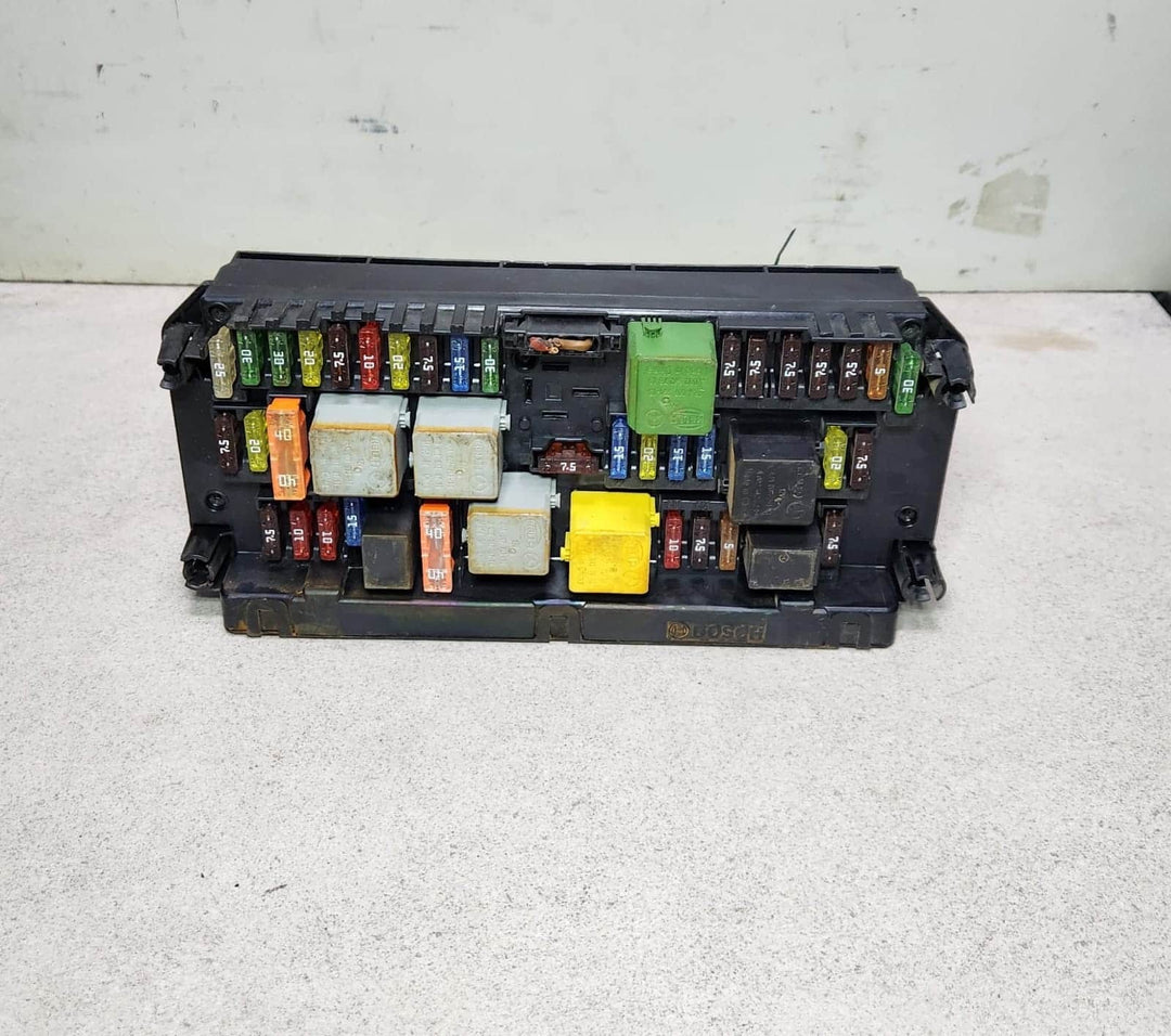 Mercedes-Benz Front Sam Fuse Box Control Module A2129004811 W204 C-Class  W207