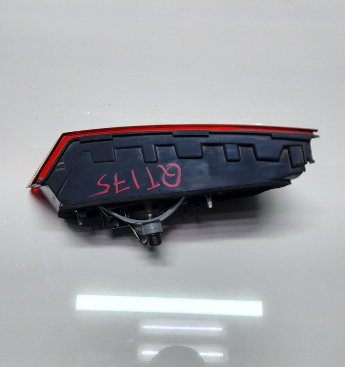2018 BMW 530e Tailgate Rear Light 8493049 5 Series G30 G31 G38 OEM