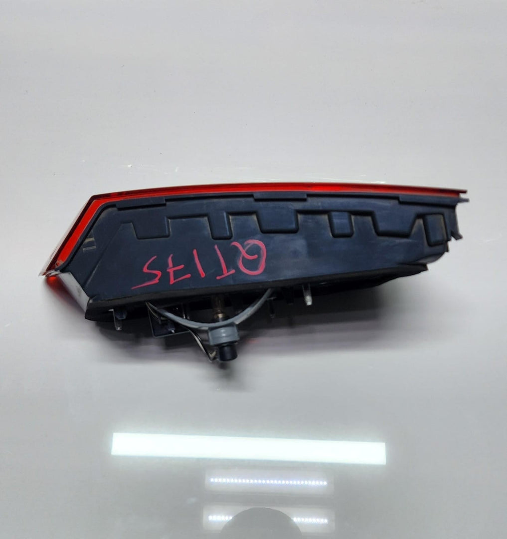 2018 BMW 530e Tailgate Rear Light 8493049 5 Series G30 G31 G38 OEM