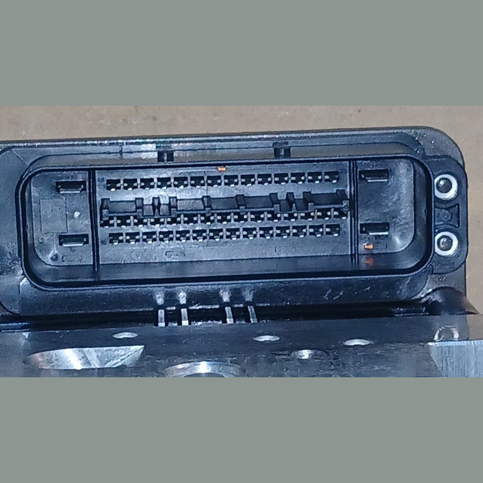 OEM BMW F01 / F02 ABS ANTI-LOCK BRAKE PUMP MODULE ECU P/N 6860149 6860150