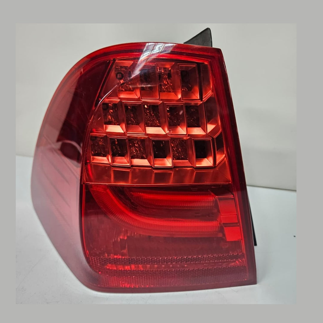 OEM BMW 3 Series E91 Rear Tail Light Left 7289431