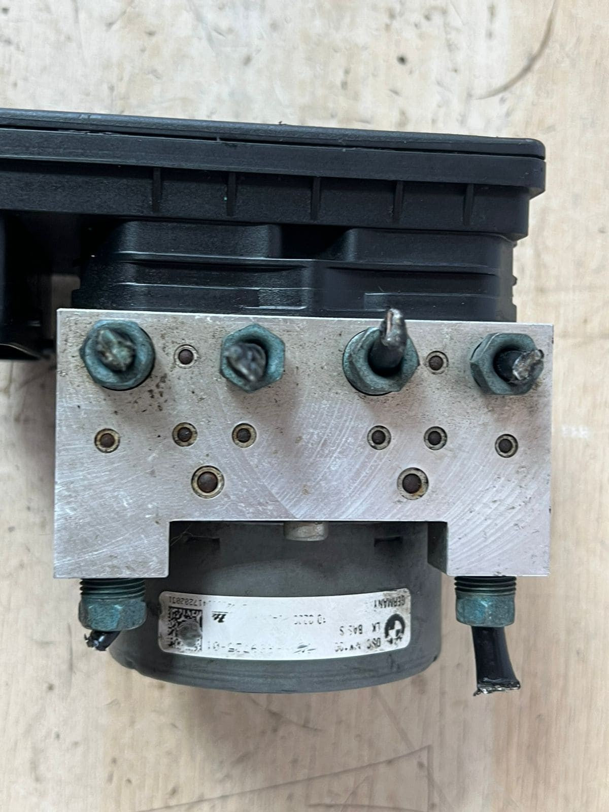 BMW F30 3 Series Anti-Lock ABS Brake Pump Module Assembly Unit 6869726