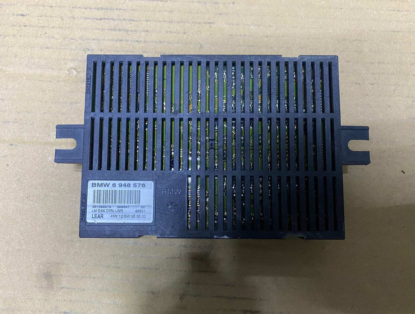 2002 BMW 745i Xenon Light Control Module 6948576 5 Series E60 and 7 Series E65 v