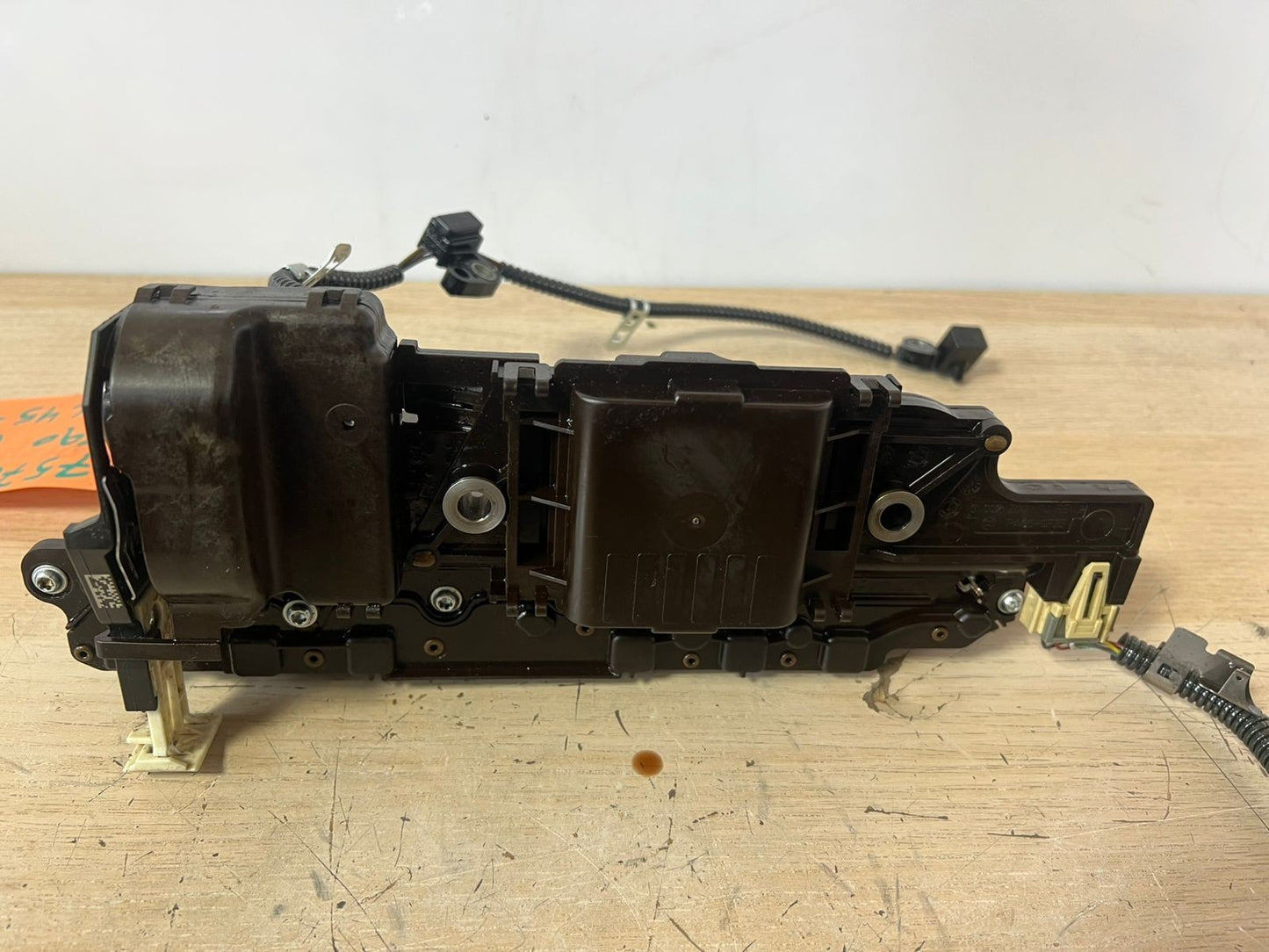 2004-10 BMW 3 E90/E91/E92/E93 Automatic transmission valve body 24242994