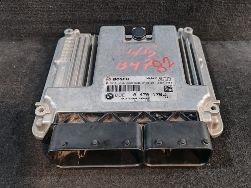 BMW 3 F30 F35 F31 ENGINE CONTROL UNIT/MODULE ECU ONLY OEM - 8470176