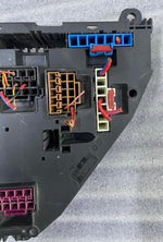 Bild in die Galerieansicht laden, OEM BMW 528i F10 Rear Power Distribution Fuse Box Module 9264923