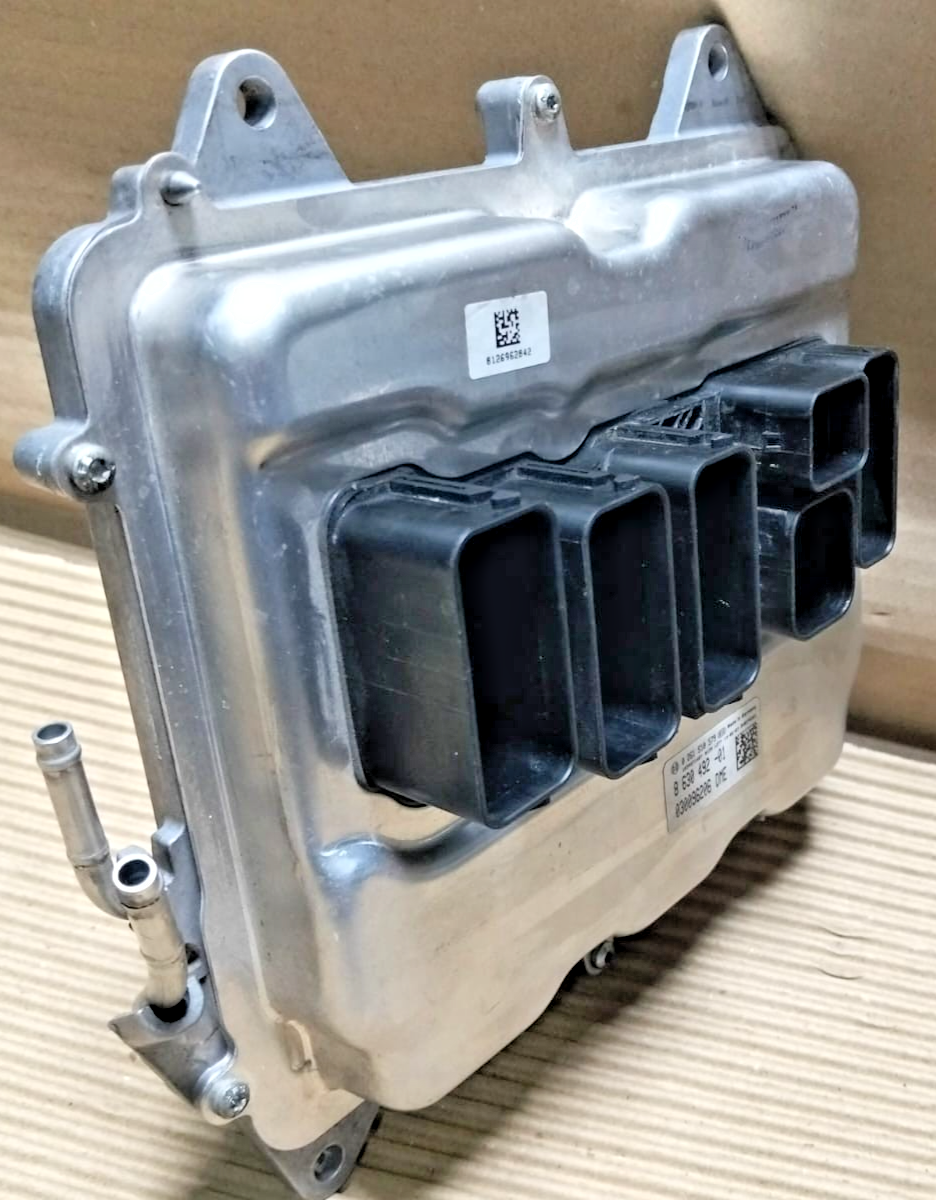 BMW M5 M6 S63B44B 2012-16 ENGINE ECU CONTROL UNIT F06 F12 F10 8630492